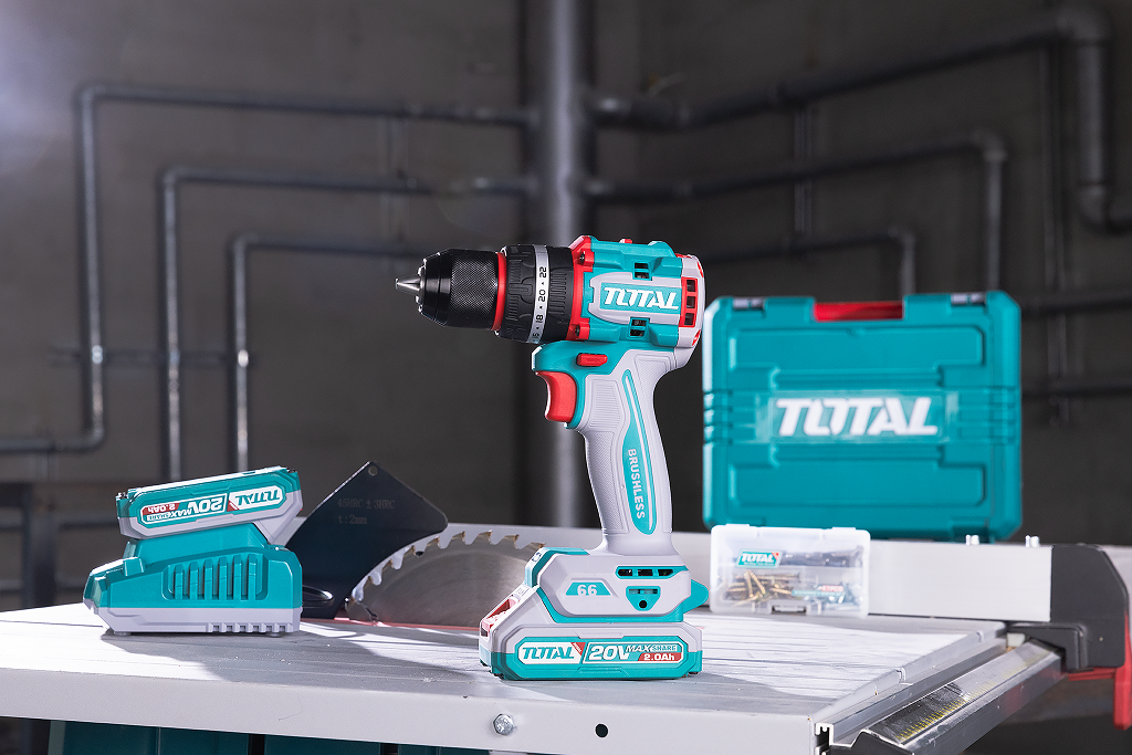 Masina de gaurit cu percutie TOTAL 20V 66Nm, 2x2.0Ah, Brushless