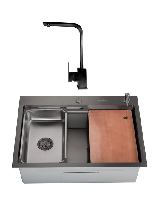 Chiuveta de bucatarie handmade Sandonna HD7050 cu tavita, tocator si dispenser de sapun incluse + Baterie Nera pivotanta - Negru
