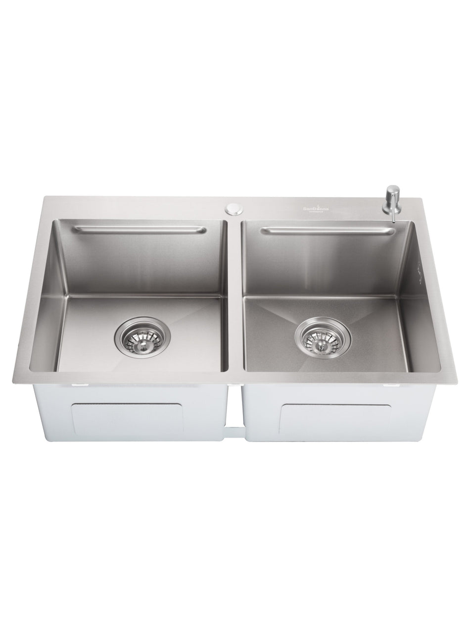 Chiuveta de bucatarie handmade Sandonna HD7850DR din inox cu 2 cuve, tavite si dispenser de sapun + Baterie flexibila Sandonna Mona crom