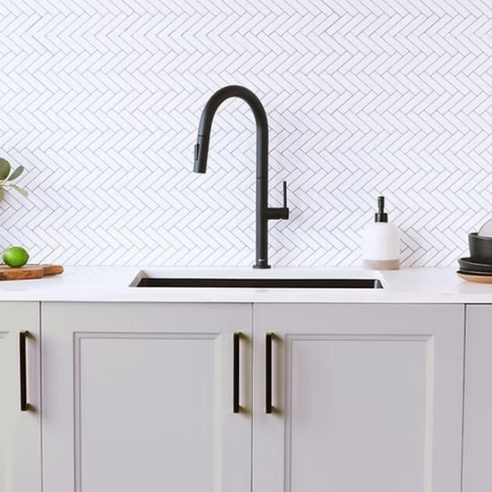 Chiuveta de bucatarie handmade Sandonna HD7850DR cu 2 cuve, tavite si dispenser de sapun + Baterie Charlotte cu dus extractabil